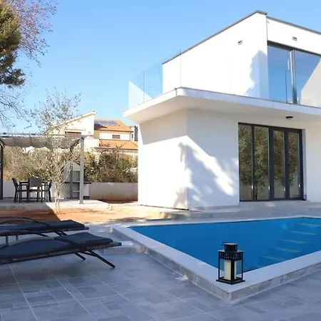 Krk, With Pool 8p 别墅 Zgaljic